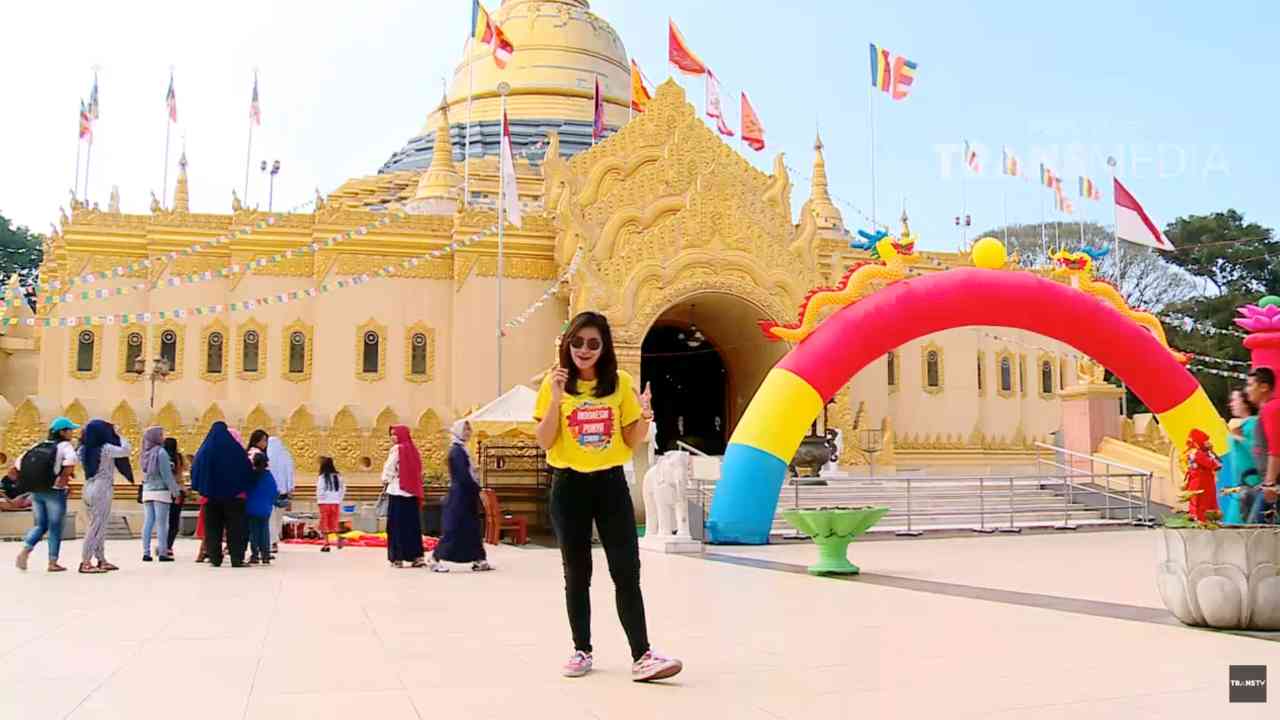 
					Moleknya Pagoda Shwedagon Berastagi yang Punya Kombinasi Warna Ceria
					