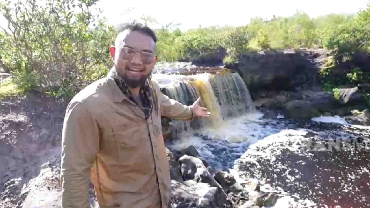 
					Uniknya Air Terjun Merah Desa Kalap, Bukan Pencemaran Tapi Efek Alami 
					
