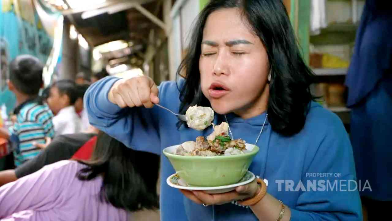 Panduan Wisata Hemat dan Menarik : 
					Bakso Tulang dengan Tekstur Empuk dan Kaya Kaldu, Segerrr Benerrr!
					