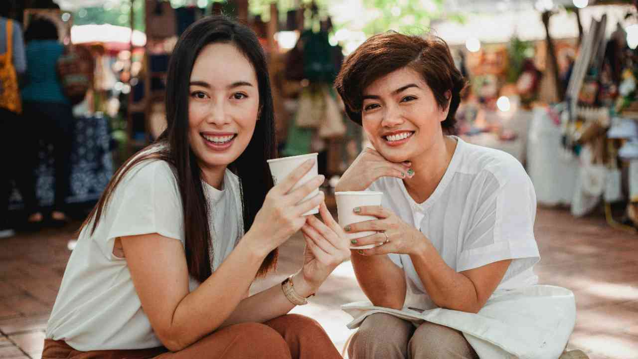 
					Asyiknya Berkenalan dengan Teman Baru saat Liburan di Luar Negeri
					