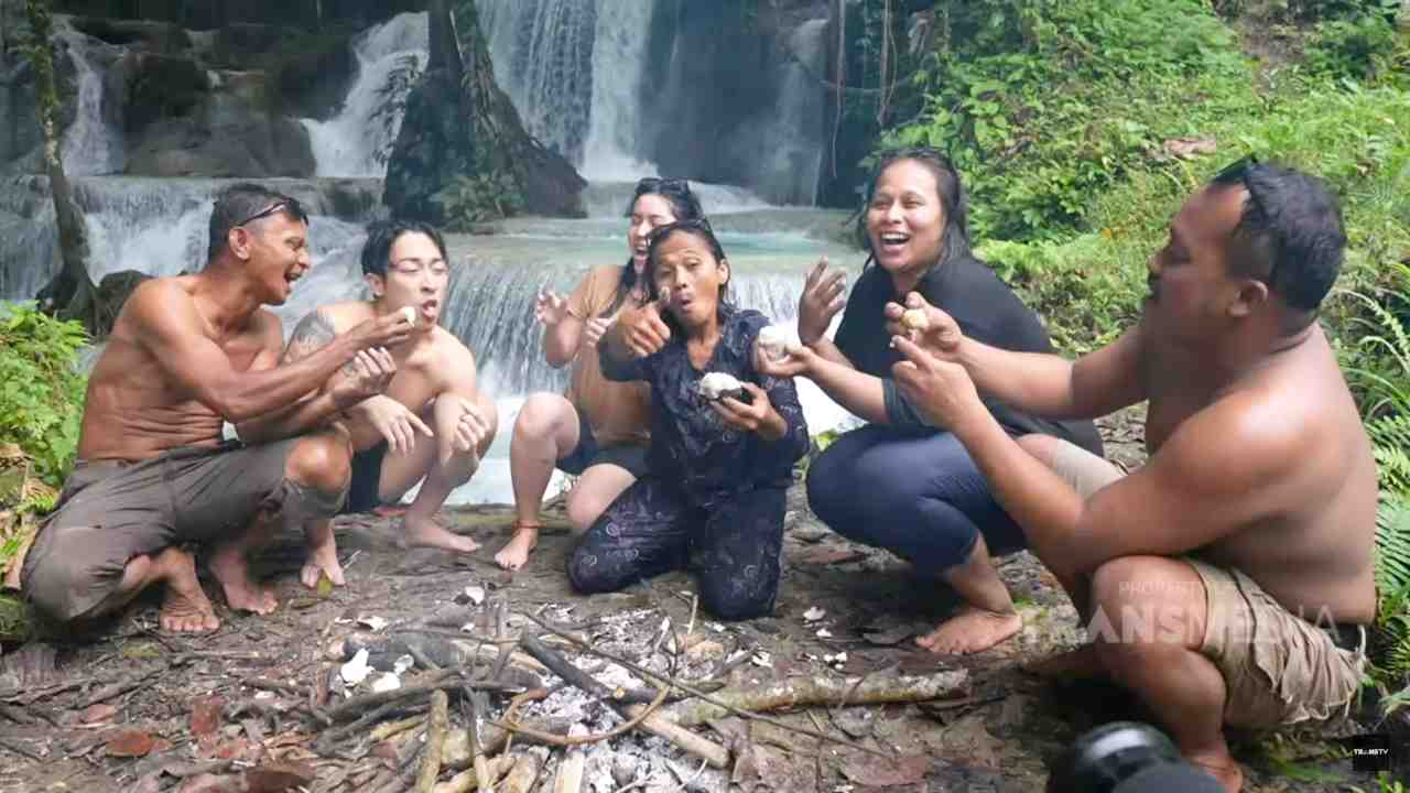 
					Pesona Air Terjun Kamumu Cocok untuk Healing dengan Nuansa Alam Asri
					