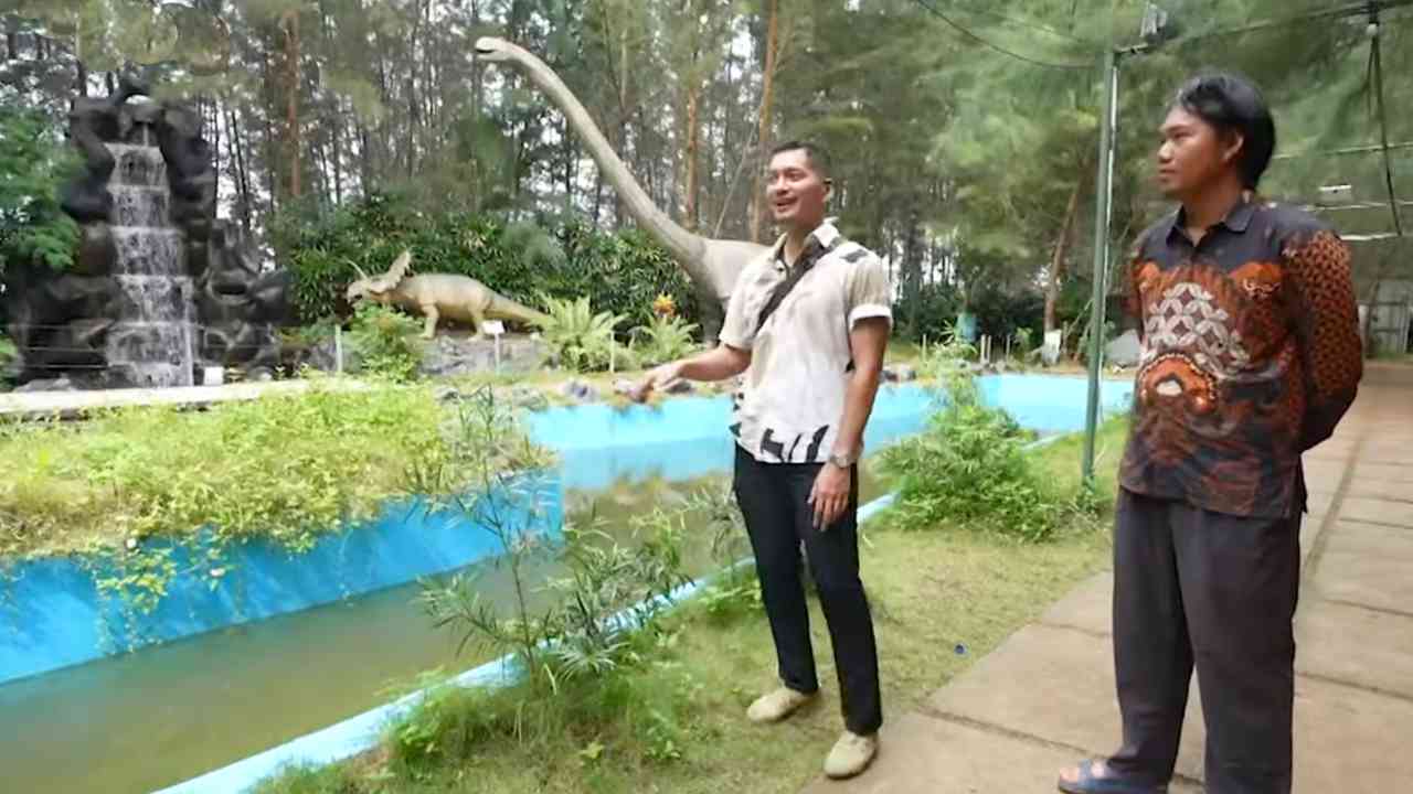 
					Dino's Gate Batam, Eksotisme Wisata Edukasi yang Mengagumkan
					
