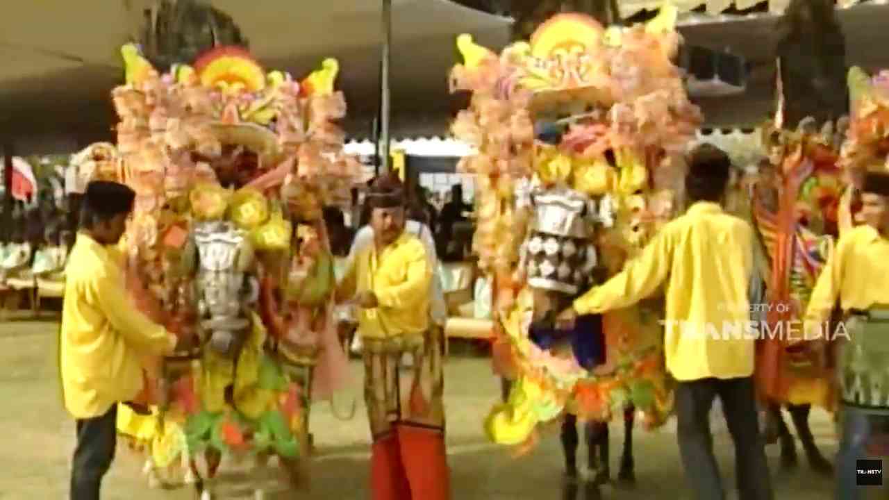 Informasi Wisata Indonesia dan Luar Negeri : 
					Jaran Kecak di Probolinggo Bukan Sekadar Tontonan Kesenian
					