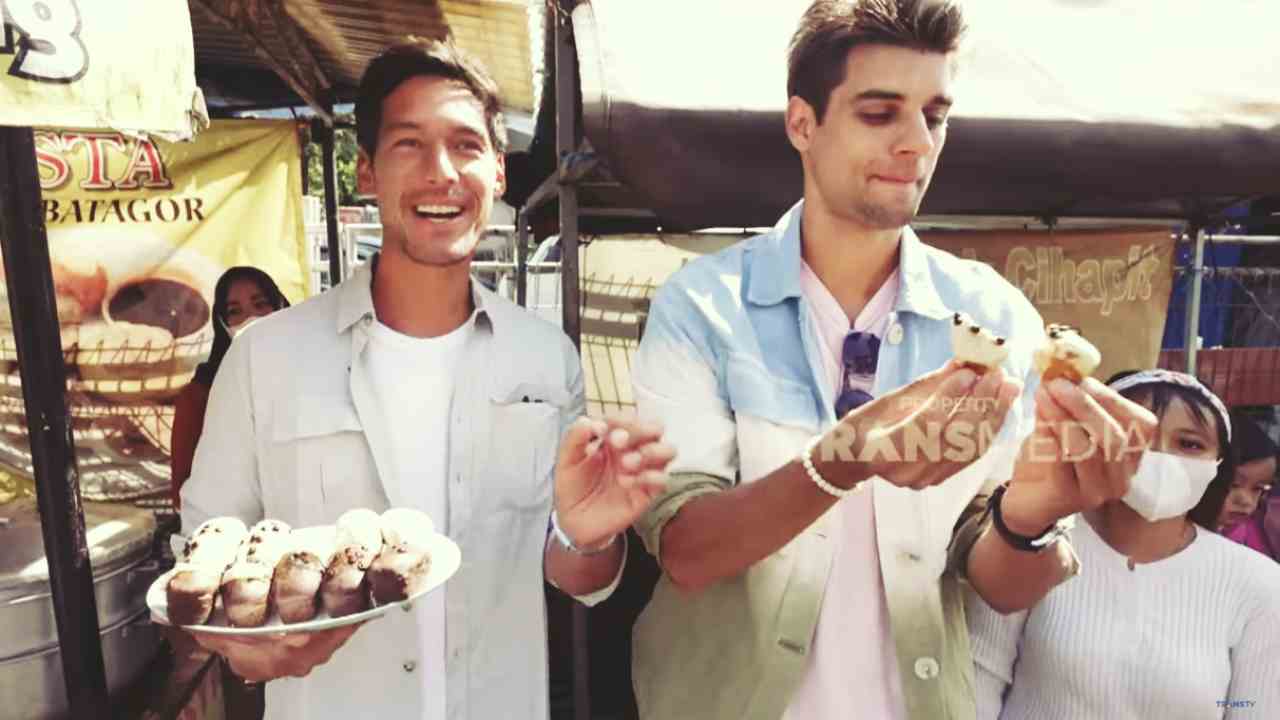 Tempat Wisata Hits yang Wajib Dikunjungi : 
					Kue Balok, Ikon Kuliner Kota Bandung yang Tak Lekang oleh Waktu
					