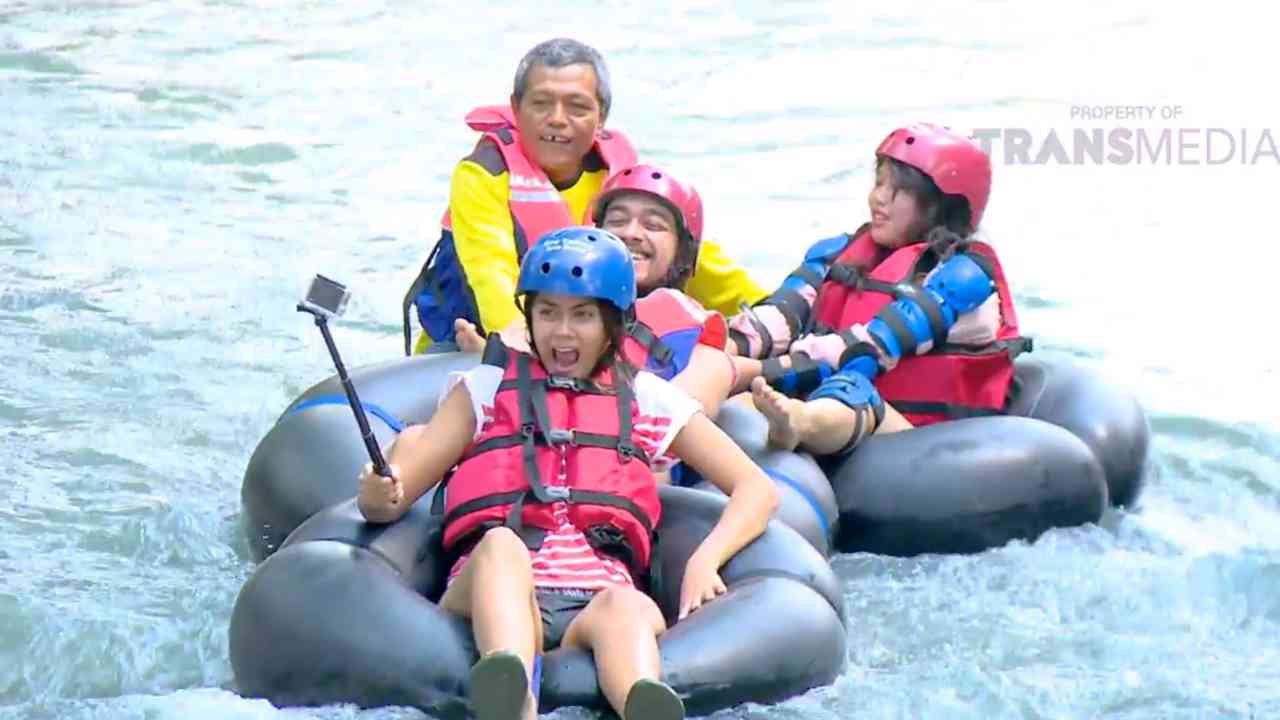 
					Meluncur Deras Menyusuri Keunikan Lava Bantal dengan Geo Tubbing 
					