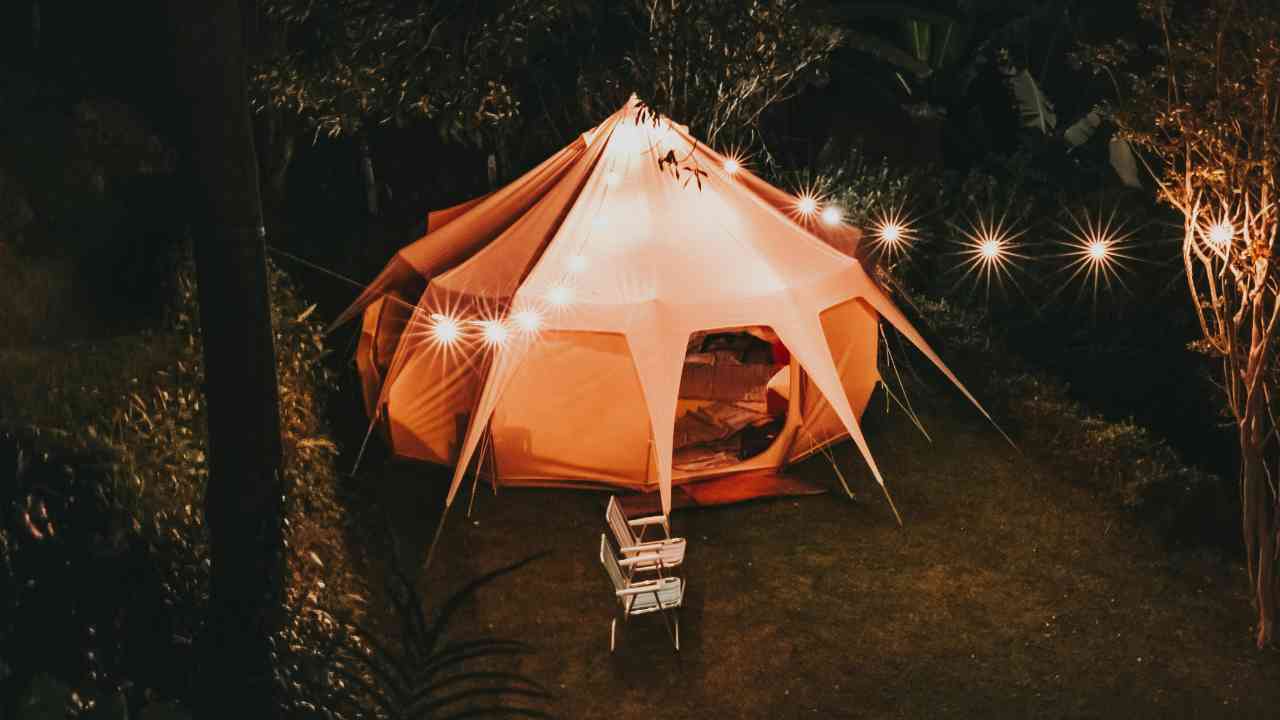 
					Merencanakan Liburan Glamping Menjadi Rekreasi Mewah di Alam Bebas
					