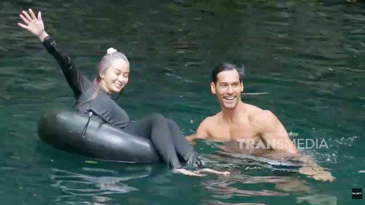 
					Kejernihan Mata Air Tilanga di Tana Toraja Sungguh Menyegarkan
					