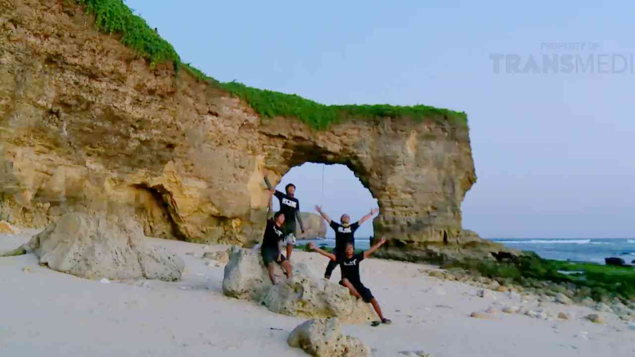 
					Pantai Bwanna, Pesona Sumba yang Tak Mungkin Dilupakan
					