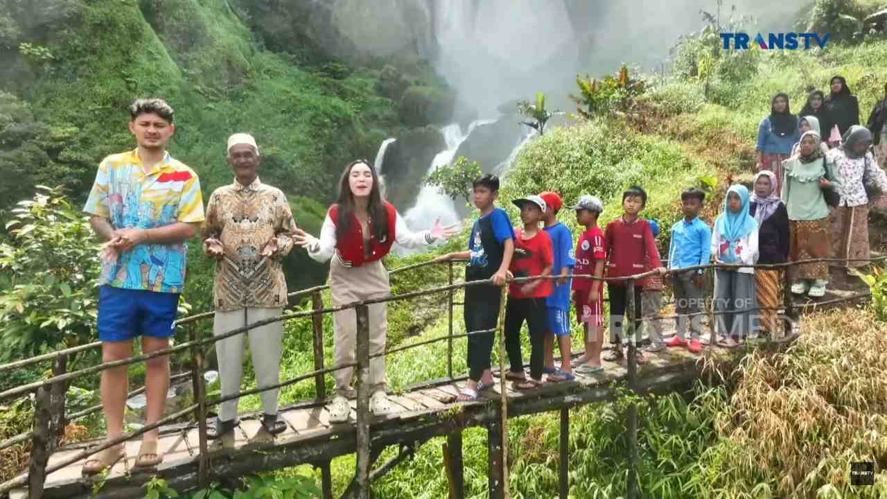 Informasi Wisata Indonesia dan Luar Negeri : 
					Rumah Abah Jajang, Destinasi Unik yang Menggugah Rasa Kagum
					