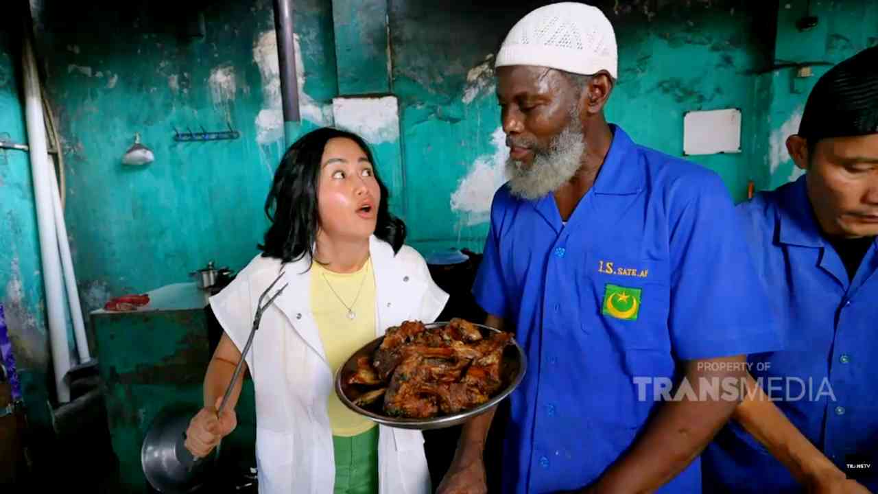 
					Mencicipi Sate Domba Afrika yang  Otentik dan Melegenda di Tanah Abang
					