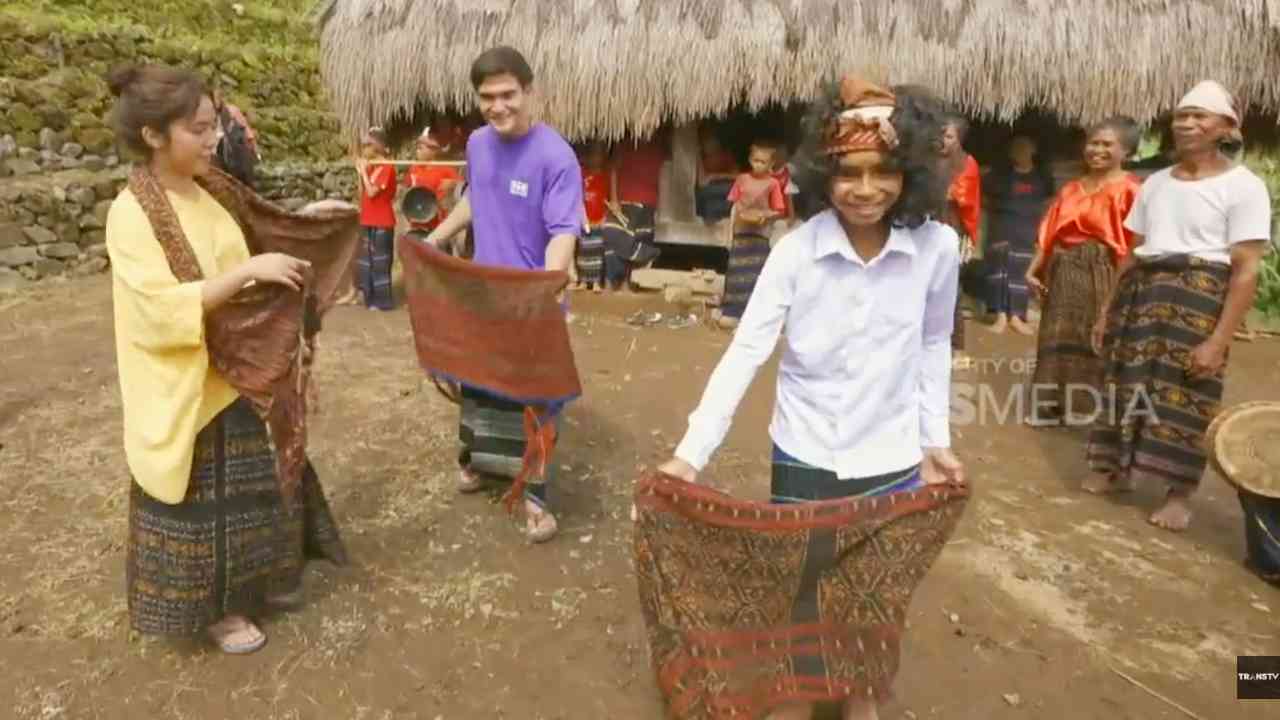 
					Keindahan Tari Tradisional NTT dari Suku Lio untuk Menyambut Tamu
					