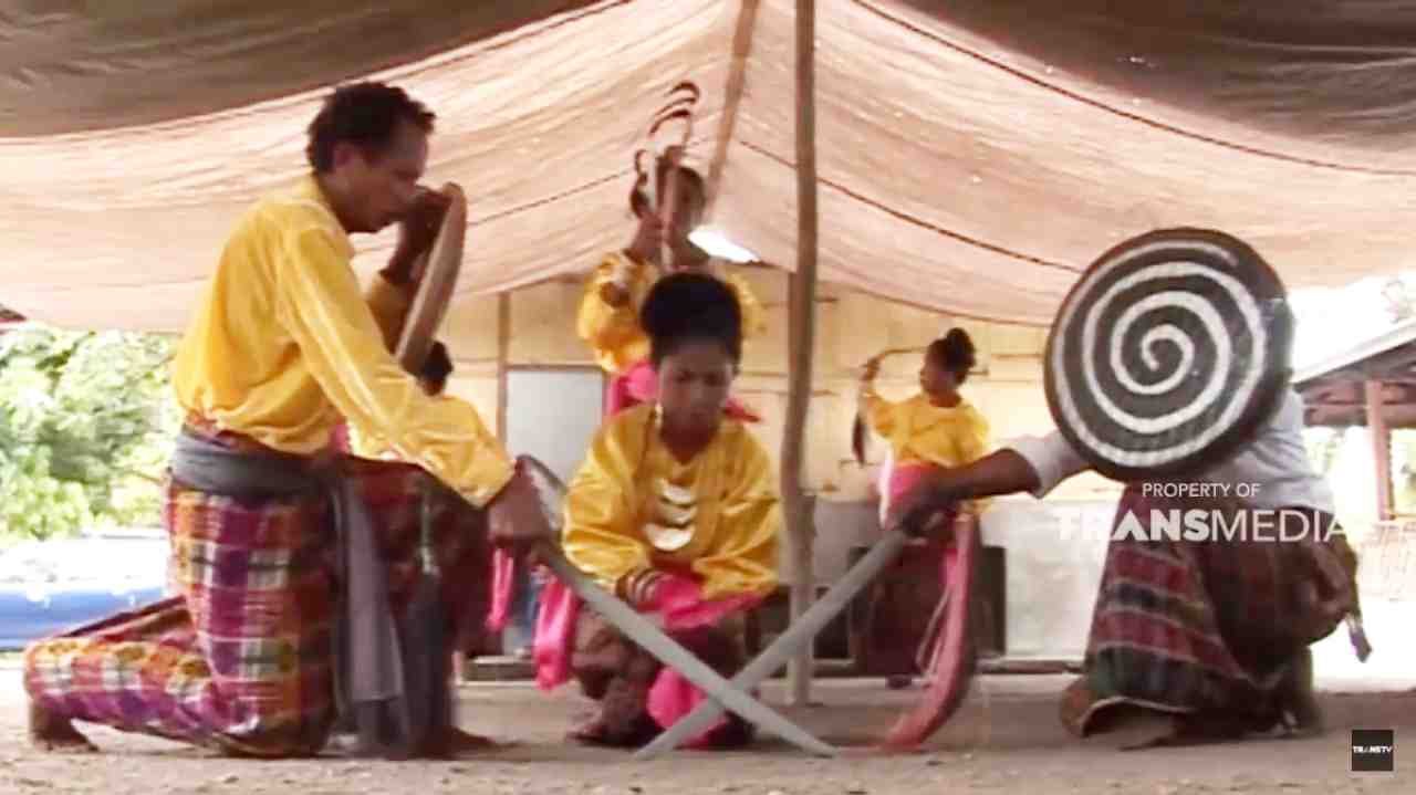 
					Tari Hegong, Kesenian Tradisional Masyarakat Maumere yang Dinamis
					