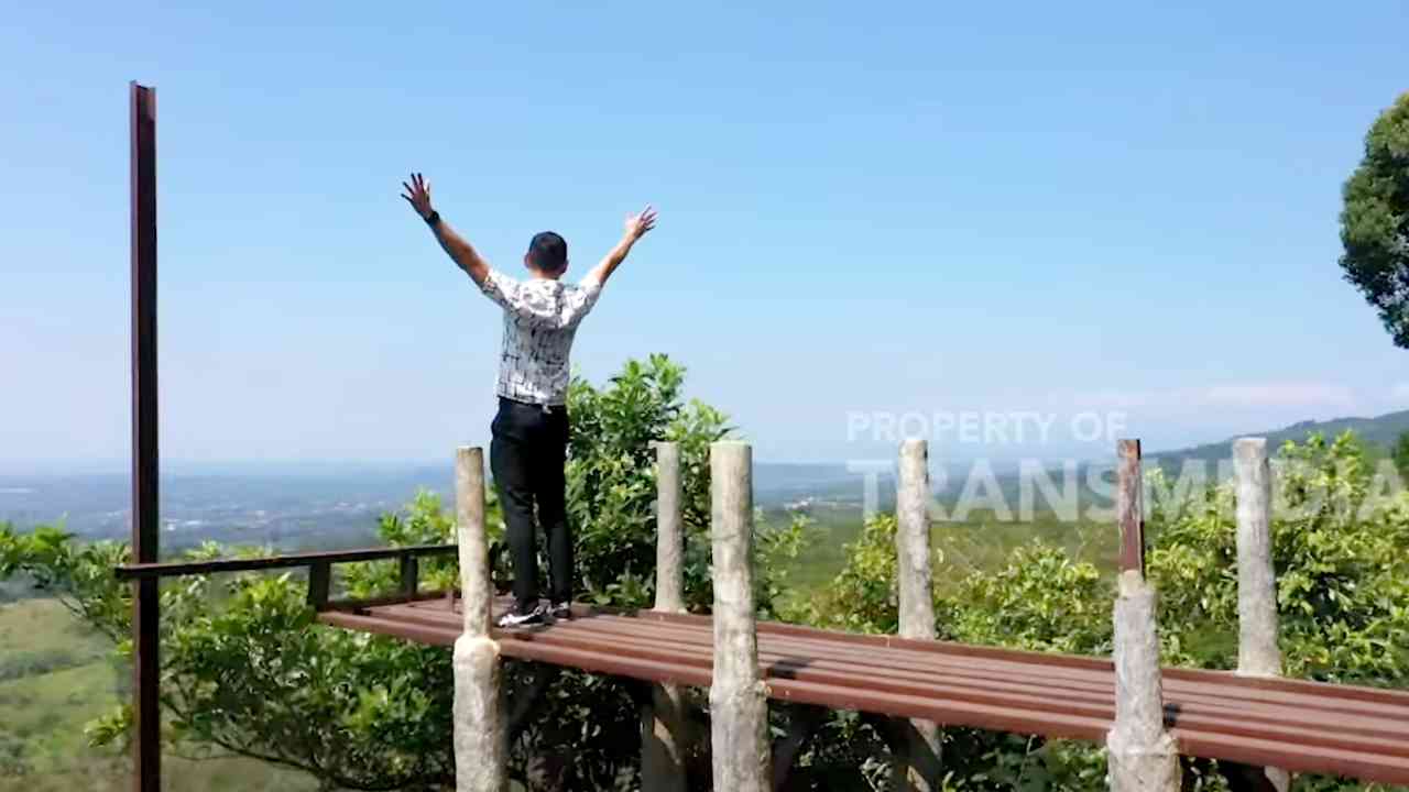 
					Menelusuri Wisata di Sekitar Gunung Ciremai yang Memukau
					